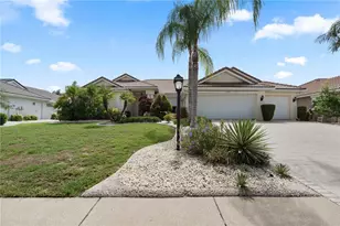 2122 Platinum Dr, Sun City Center, FL 33573 - Photo 2
