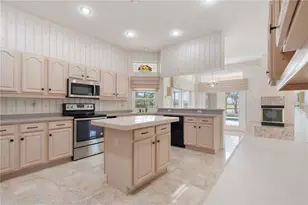 2122 Platinum Dr, Sun City Center, FL 33573 - Photo 12