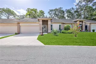 2468 Whispering Pines Ct, Spring Hill, FL 34606 - Photo 4