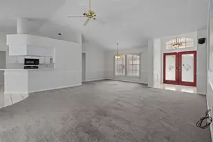 7401 Blackbird Ave, Weeki Wachee, FL 34613 - Photo 10