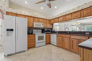 1063 Dartford Dr, Tarpon Springs, FL 34688 - Photo 6