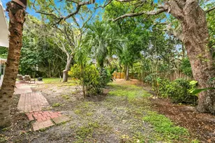 419 Wayfarer Ct, Tarpon Springs, FL 34689 - Photo 24