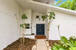 419 Wayfarer Ct, Tarpon Springs, FL 34689 - Photo 2