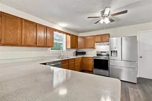 10380 Golden Ave, Weeki Wachee, FL 34613 - Photo 4