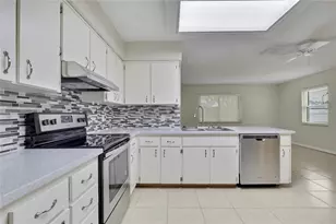 9279 Pickens St, Spring Hill, FL 34608 - Photo 12