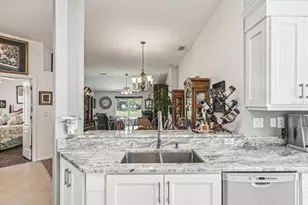 11404 Turtle Dove Pl, New Port Richey, FL 34654 - Photo 12