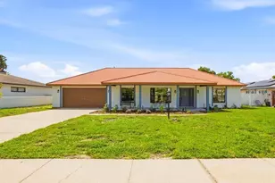 2004 Leisure Dr, Winter Haven, FL 33881 - Photo 1