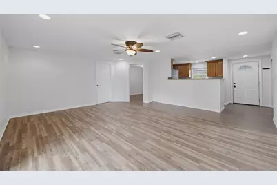 2804 Applewood Drive, Clearwater, FL 33759 - Photo 2