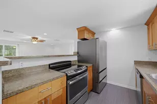 2804 Applewood Dr, Clearwater, FL 33759 - Photo 4