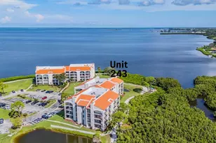 243 Mariner Dr, Tarpon Springs, FL 34689 - Photo 2