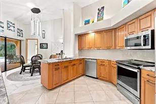 10307 Waters Edge Ct, Weeki Wachee, FL 34613 - Photo 12