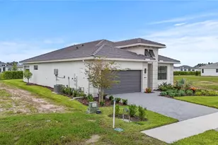 18119 Cresswind Ter, Lakewood Ranch, FL 34211 - Photo 2