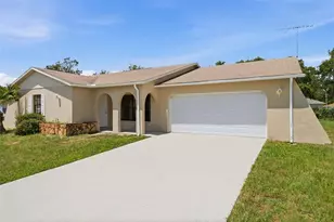 18813 Green Park Rd, Hudson, FL 34667 - Photo 2