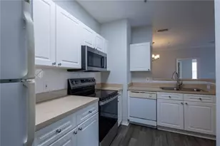 18001 Richmond Pl Dr, Tampa, FL 33647 - Photo 6
