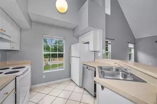 9078 Lake Chase Island Way, Tampa, FL 33626 - Photo 20