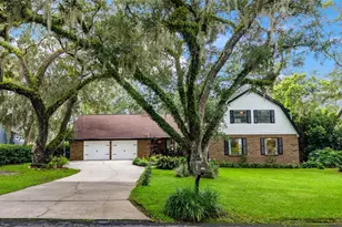 527 Colonial Dr, Brooksville, FL 34601 - Photo 1