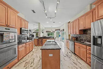 9723 Yeshua Way, Tampa, FL 33618 - Photo 20