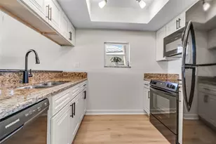 11568 W Bayshore Dr, Crystal River, FL 34429 - Photo 14