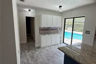 3221 Oakwood Pl, Tarpon Springs, FL 34688 - Photo 4