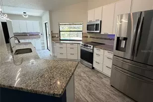 3221 Oakwood Pl, Tarpon Springs, FL 34688 - Photo 6