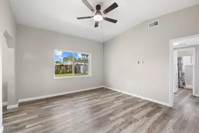 8616 Shirley Drive, Temple Terrace, FL 33617 - Photo 2