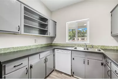 8616 Shirley Drive, Temple Terrace, FL 33617 - Photo 18