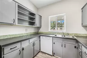 8616 Shirley Dr, Temple Terrace, FL 33617 - Photo 18