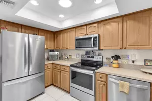 11436 Versailles Ln, Port Richey, FL 34668 - Photo 6