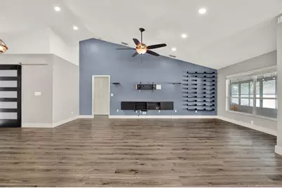 1427 Bay View Street, Tarpon Springs, FL 34689 - Photo 10