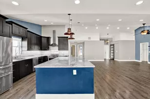 1427 Bay View St, Tarpon Springs, FL 34689 - Photo 18