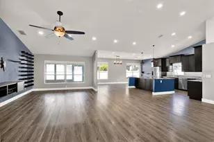 1427 Bay View St, Tarpon Springs, FL 34689 - Photo 8