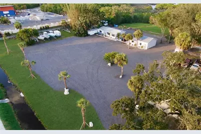 1322 N Pinellas Avenue, Tarpon Springs, FL 34689 - Photo 1