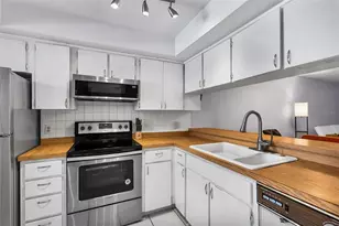 2008 Sunset Grove Ln, Clearwater, FL 33765 - Photo 4