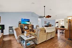 9086 Manchester St, Spring Hill, FL 34606 - Photo 2