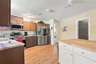 9550 Purdy St, Spring Hill, FL 34608 - Photo 10