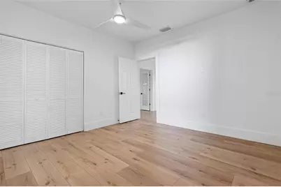 136 N Ring Avenue, Tarpon Springs, FL 34689 - Photo 10