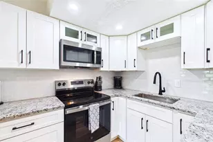3789 46th Ave S, Saint Petersburg, FL 33711 - Photo 4