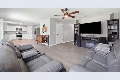 12145 Peregrine Falcon Avenue, Weeki Wachee, FL 34614 - Photo 2