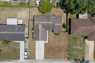 5102 Meadowlark Ln, New Port Richey, FL 34653 - Photo 2
