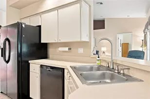 11090 Cherrywood Ct, Spring Hill, FL 34609 - Photo 14