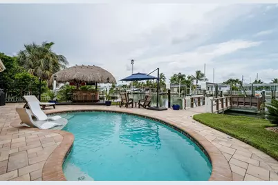 541 Crystal Drive, Madeira Beach, FL 33708 - Photo 32