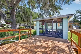 6086 Island Dr, Weeki Wachee, FL 34607 - Photo 10