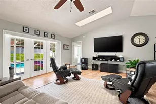 10381 Flag Rd, Spring Hill, FL 34608 - Photo 4