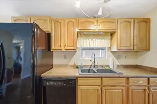 7505 Fairlane Ave, Brooksville, FL 34613 - Photo 8