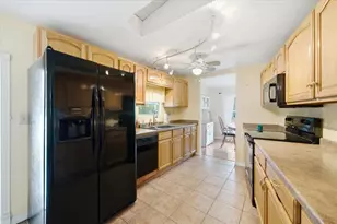 7505 Fairlane Ave, Brooksville, FL 34613 - Photo 12