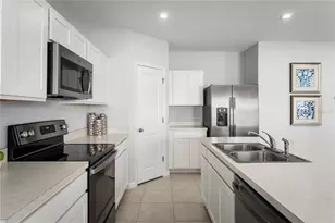 8884 Wildflower Field Ln, Wildwood, FL 34785 - Photo 8