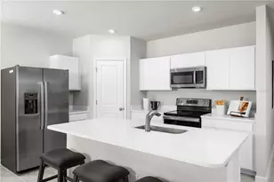 8890 Wildflower Field Ln, Wildwood, FL 34785 - Photo 2