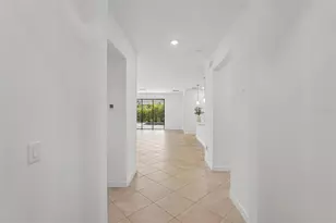 15234 Serene Shores Loop, Lakewood Ranch, FL 34211 - Photo 4