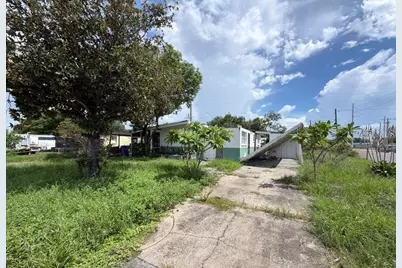 7801 Parish Place, Tampa, FL 33619 - Photo 2