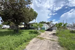 7801 Parish Pl, Tampa, FL 33619 - Photo 2